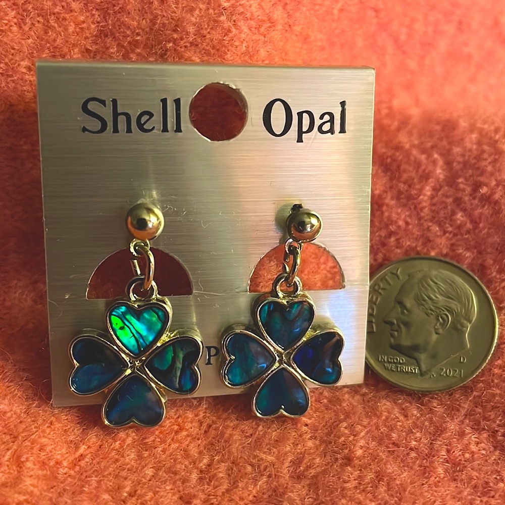 Shamrock paua shell earrings ☘️ - Picture 2 of 4